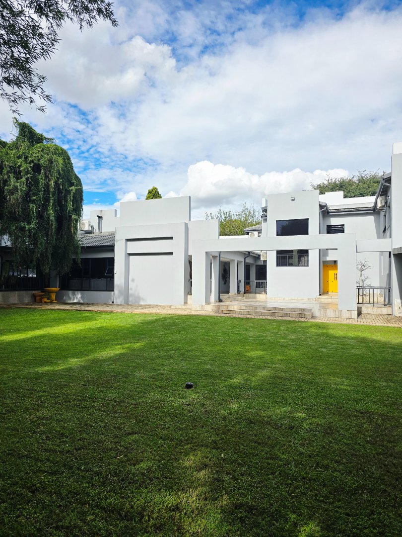 6 Bedroom Property for Sale in Wilkoppies North West